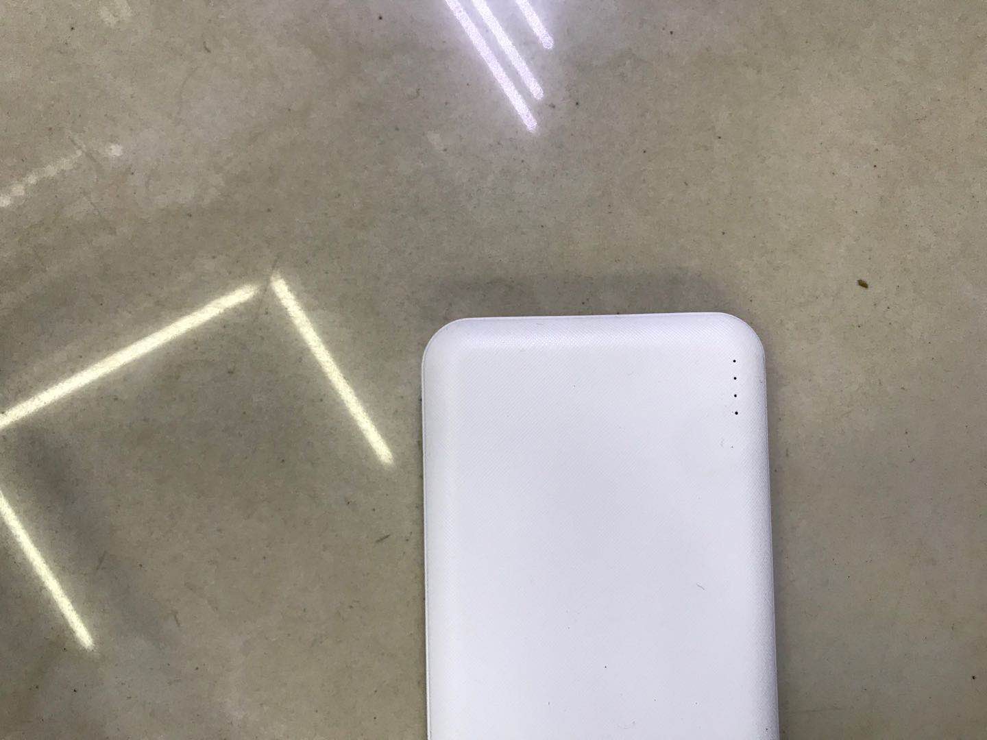 10000 MA White Flash Charge Power Bank Large Capacity Ultra-Thin Compact Portable Suitable for Xiaomi Apple Hua