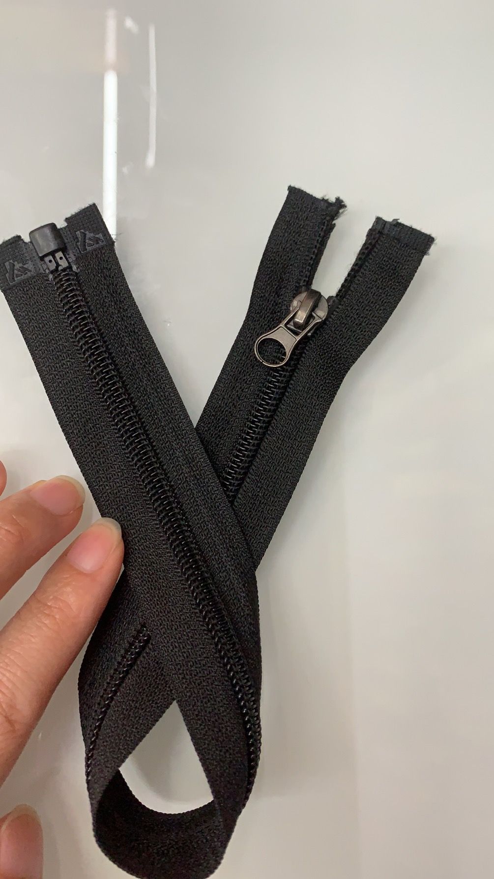Yiwu Huada Die Casting Hongyu Zipper Factory Direct Sales 5# Nylon Open Plastic Split Clothing Zipper