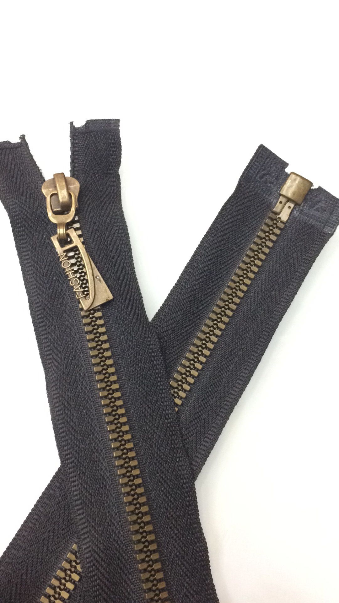 Yiwu Huada Die Casting Hongyu Zipper Factory Direct Sales 5# Resin Fine Tooth Bronze Tooth Clothing Zipper