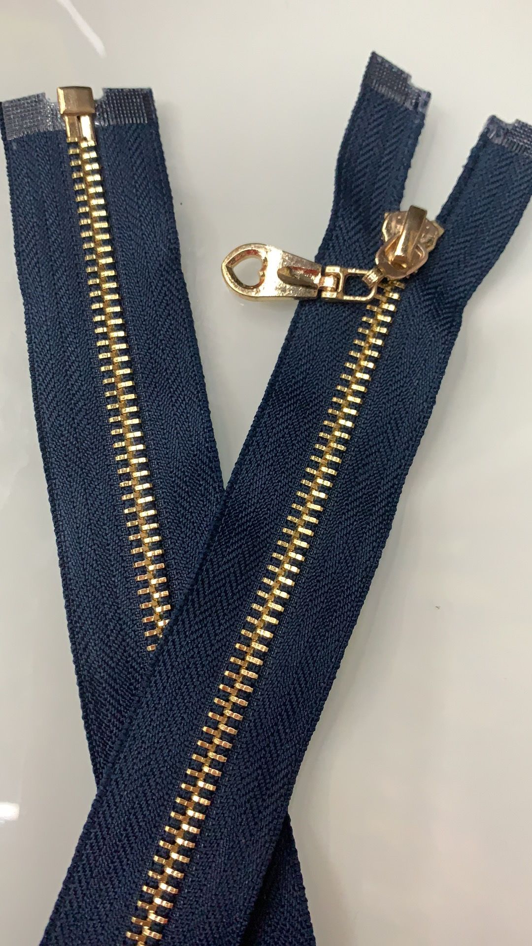Yiwu Huada Die Casting Hongyu Zipper Factory Direct Sales Clothing 5# Brass Open Zipper
