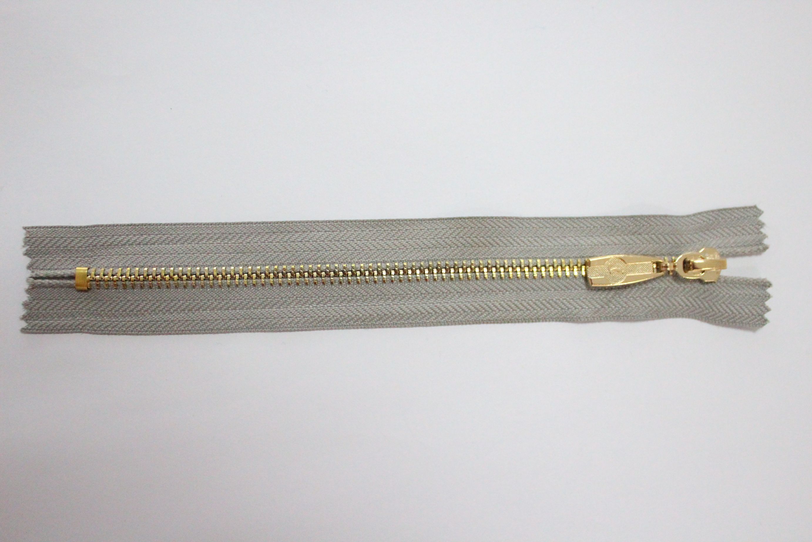 factory direct sales 5# light gold closed zipper metal zipper metal closed tail zipper 5# brass closed zipper