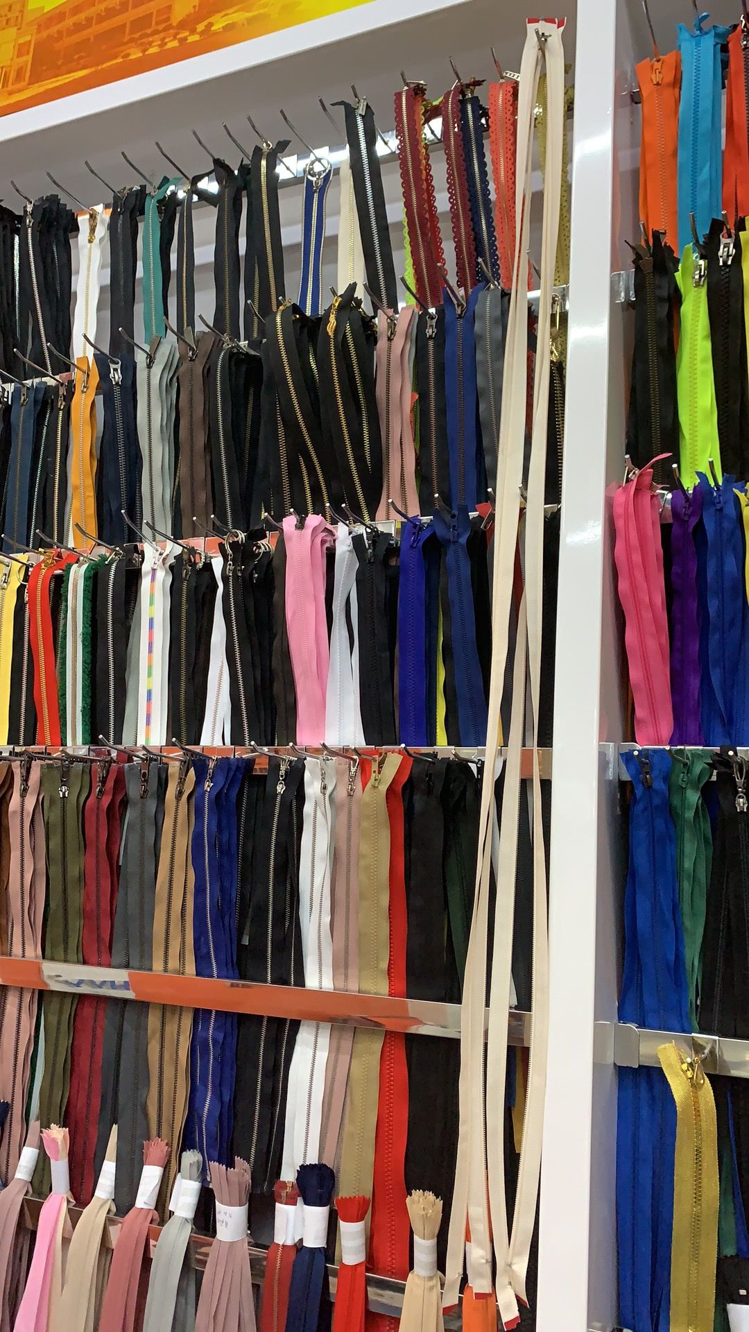 Huada Die Casting Hongyu Zipper Factory Direct Sales High Quality 5# Nylon Open Clothing Bag Zipper