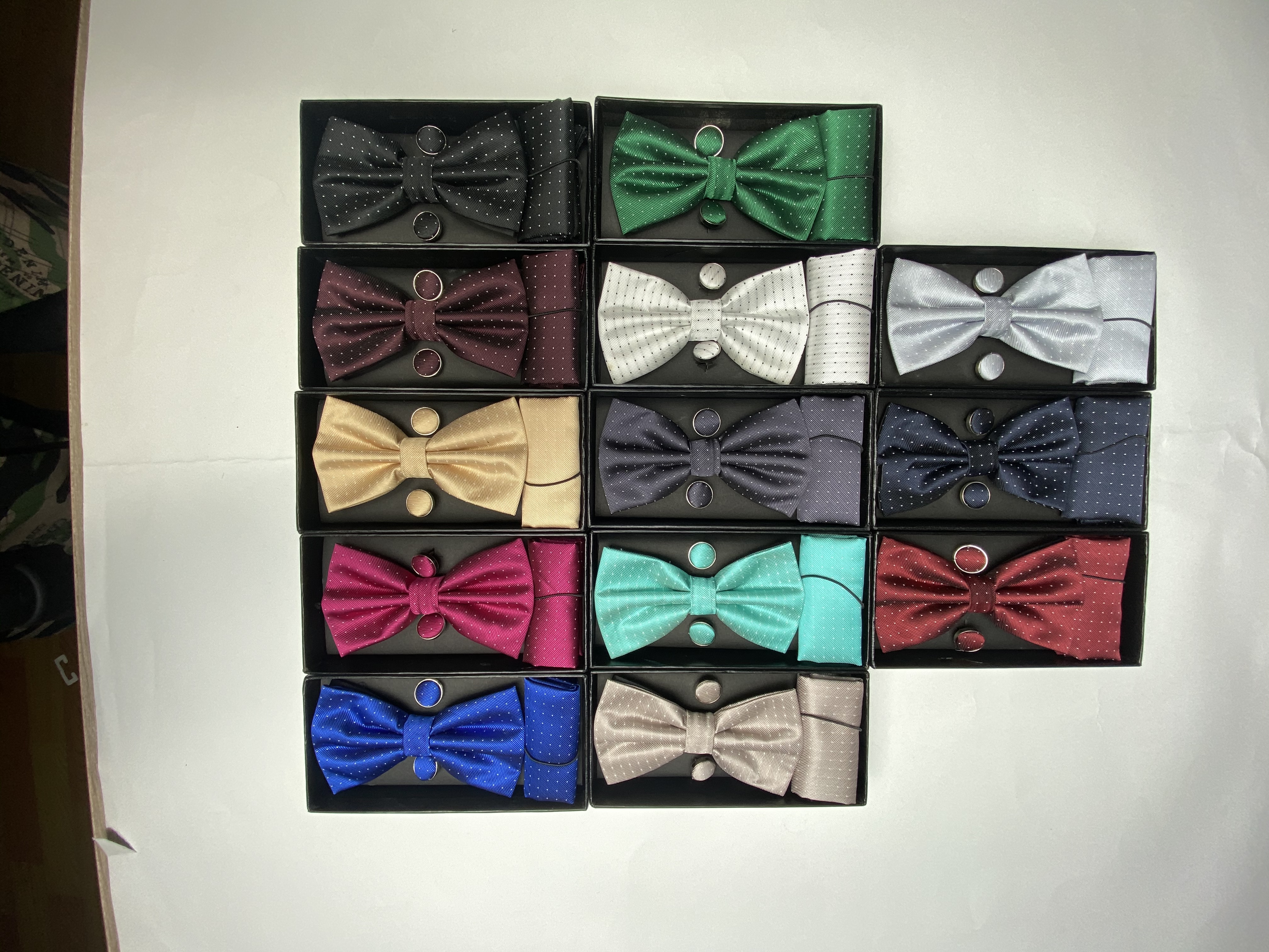 Factory Direct Sales Men‘s Formal Suit Point Bow Tie Trendy Popular Bow Customization as Request