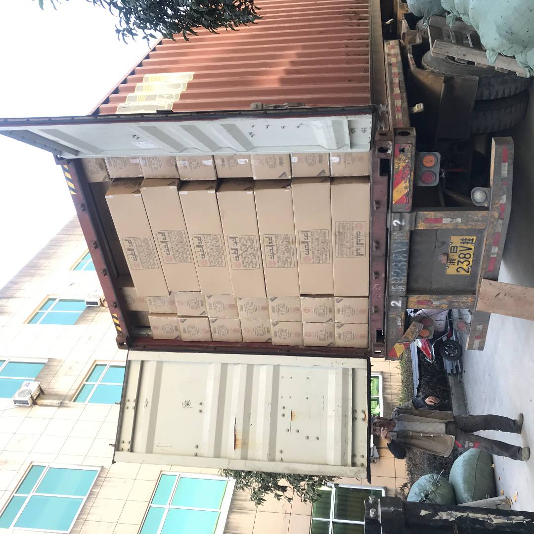 With 15 years of focus on the production of artificial green plants, covering an area of 8,000 square meters, equipped with 16 injection molding machines and 50 workers, we strive for quality assurance, maintain innovative designs, and seek long-term cooperative customers.