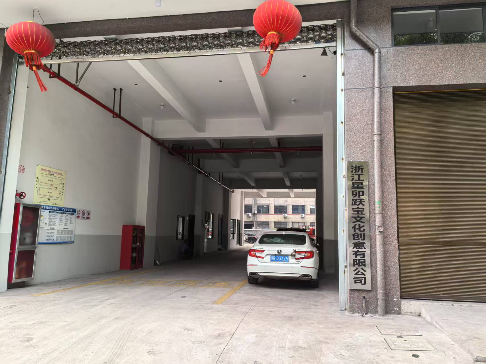 Our company mainly deals in plush collectibles, diamond painting handicrafts, acrylic handicrafts, baby teething rings, baby feeders and other products.