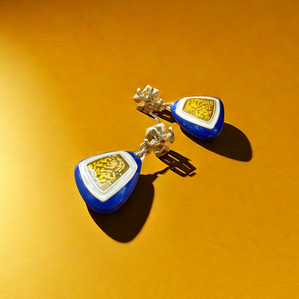 【SUGEBEINI】 Retro court style blue and white contrasting enamel earrings with golden pattern decorative earrings, light luxury and niche artistic French earrings ZEH00044 details Picture