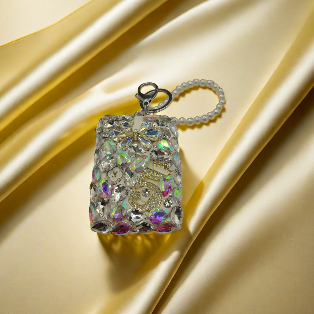 Rhinestone inlaid phone case, flat-bottomed glass, diamond claws, rhinestone decoration, clothing accessories, stickers, ornaments and accessories