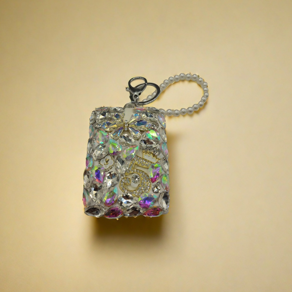 Rhinestone inlaid phone case, flat-bottomed glass, diamond claws, rhinestone decoration, clothing accessories, stickers, ornaments and accessories Specification image