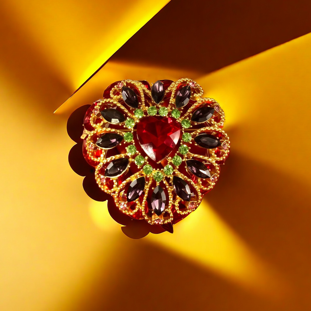 【SUGEBEINI】 Retro court style heart gemstone brooch, red, black and green contrasting diamond brooch, light luxury, niche and high-end banquet accessory ZX00032 details Picture
