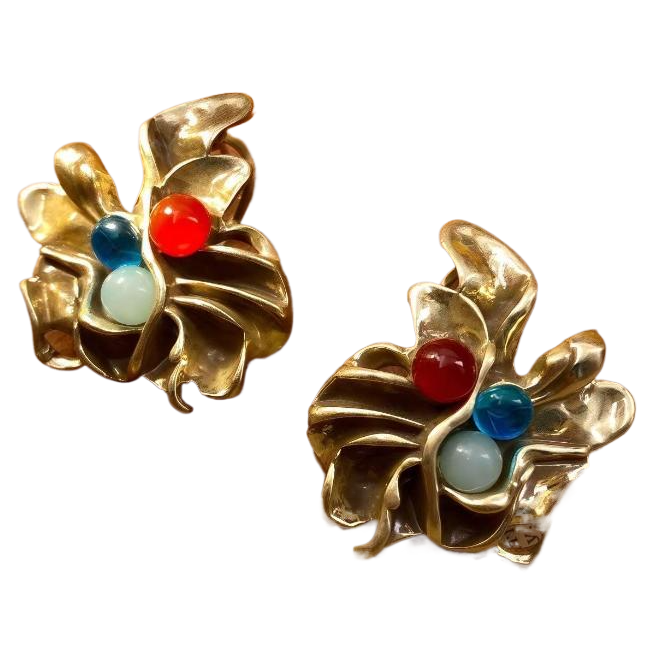【SUGEBEINI】 Retro golden beaded flower stud earrings with flower-shaped beaded decorations on ZEH00079 Application Scenario