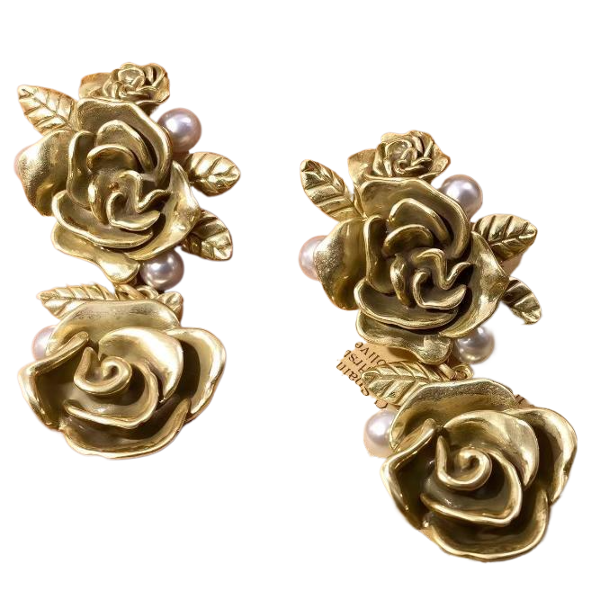 【SUGEBEINI】 Retro court-style golden rose bead stud earrings with a niche design sense. Rose stud earrings ZEH00080 Application Scenario