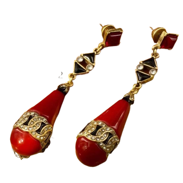 【SUGEBEINI】 Red teardrop-shaped diamond earrings with a niche design, teardrop-shaped earrings ZEH00081 Item Picture