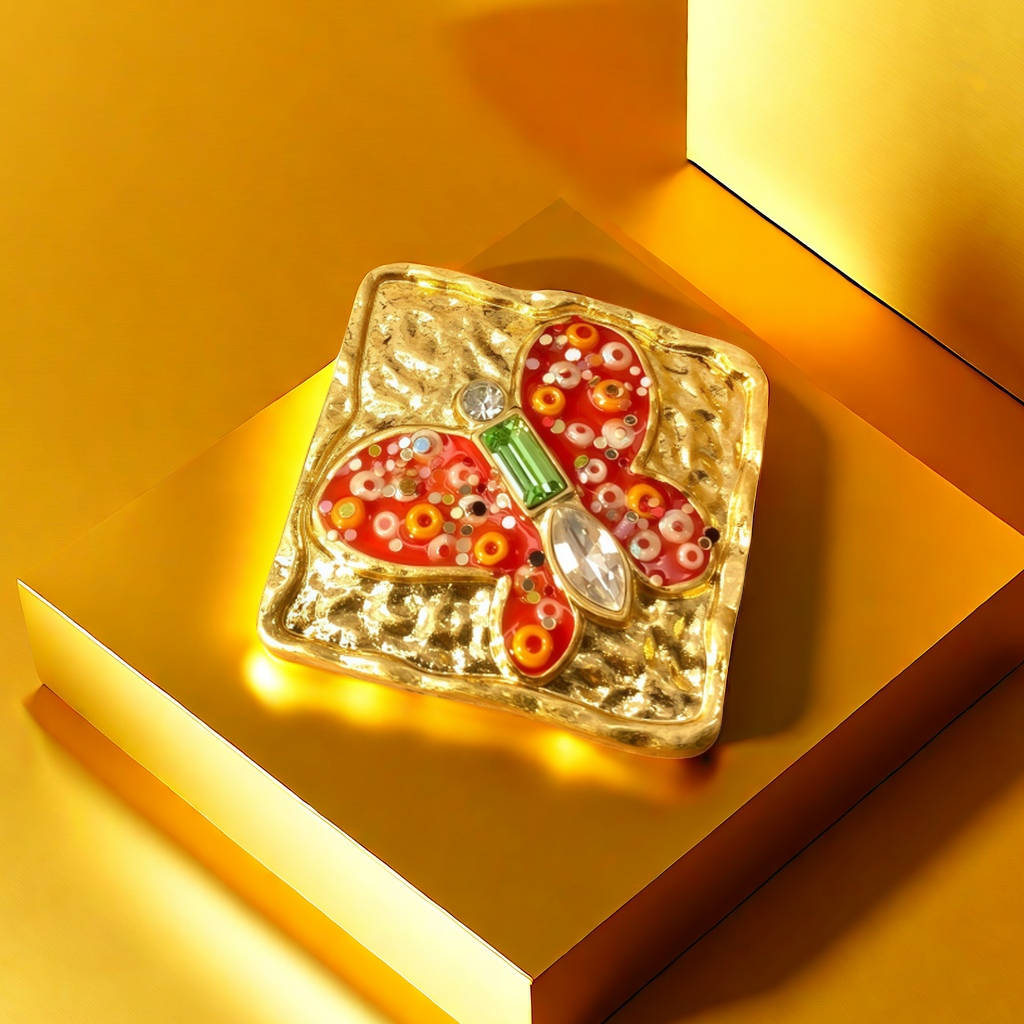 【SUGEBEINI】 Metal Butterfly Brooch, retro and luxurious style, red butterfly brooch ZX00049 details Picture