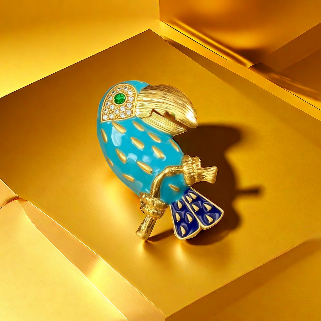 【SUGEBEINI】 Blue and gold contrasting toucan brooch with gilded and diamond-encrusted retro tropical feel ZX00055 details Picture