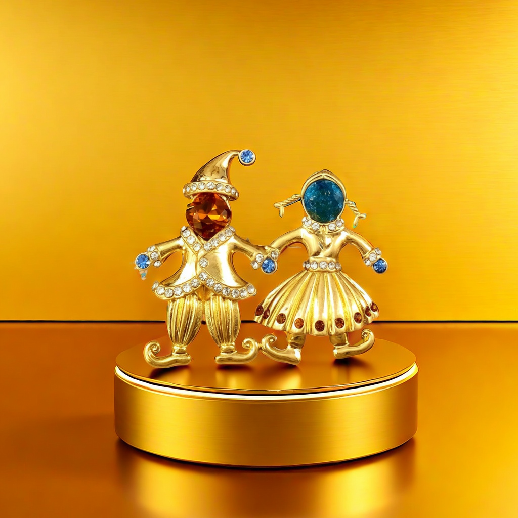 【SUGEBEINI】 Playful Fairy Tale Couple Brooch, Fairy Tale Style Fairy Tale brooch for Men and women ZX00057 Application Scenario