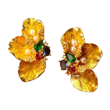 【SUGEBEINI】 Retro high-end, light luxury, Chinese-style stud earrings with a court style, slightly inset zircon petal stud earrings ZEH00310 Item Picture