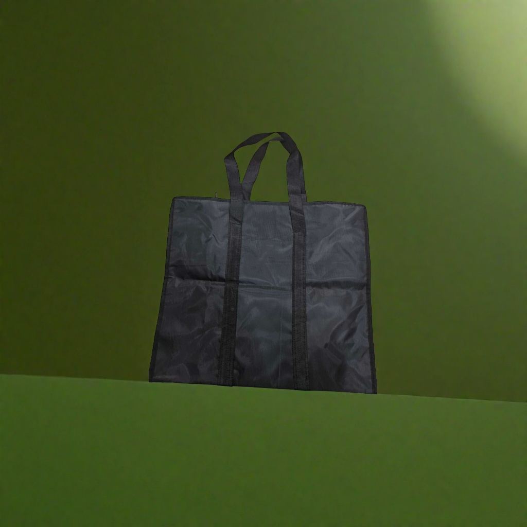 Black hand-held large-capacity shopping bag, simple and versatile, fashionable and practical for commuting. 151343253 Application Scenario