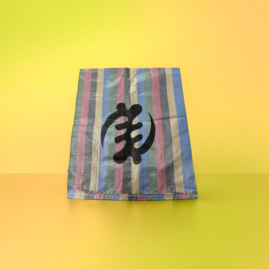 Colorful striped fabric and black fishbone pattern fabric Specification image