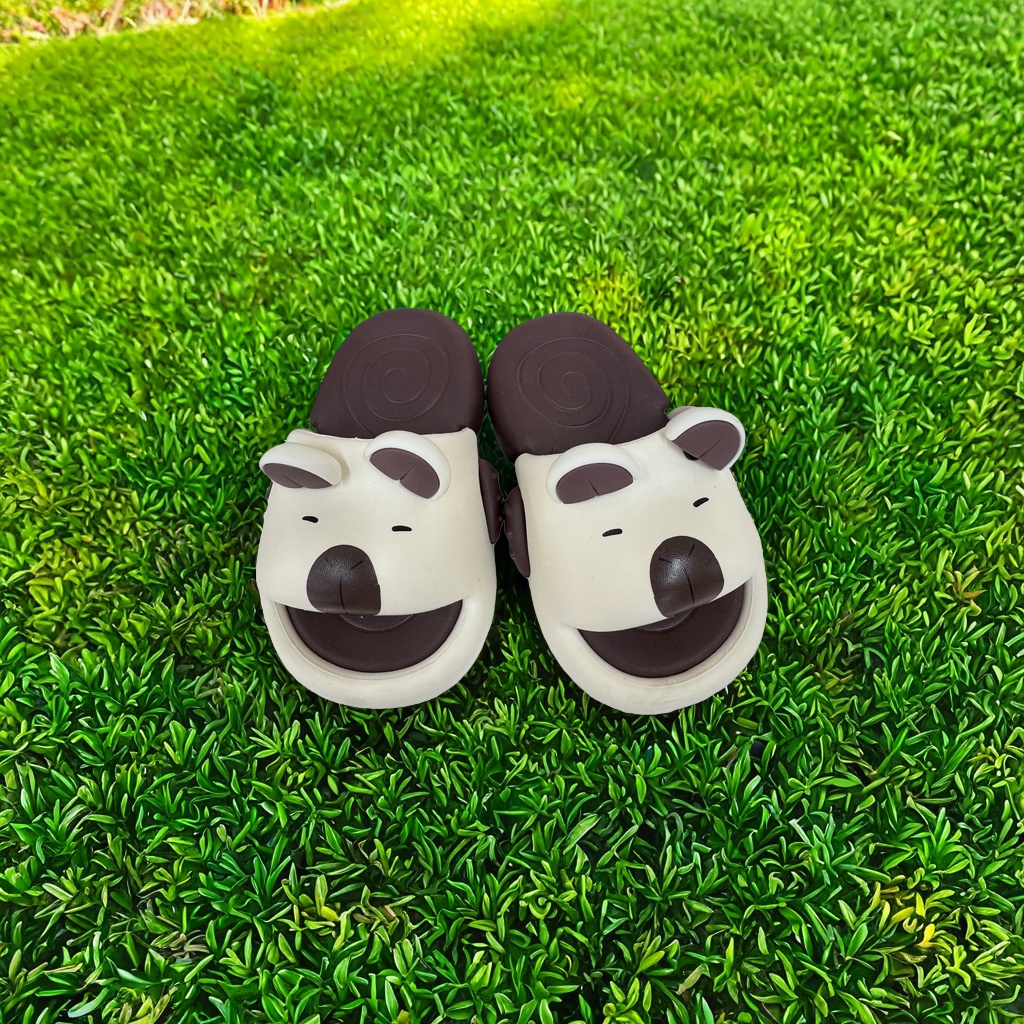 Cartoon panda pattern slippers for casual home use, anti-slip soft-soled home slippers Application Scenario