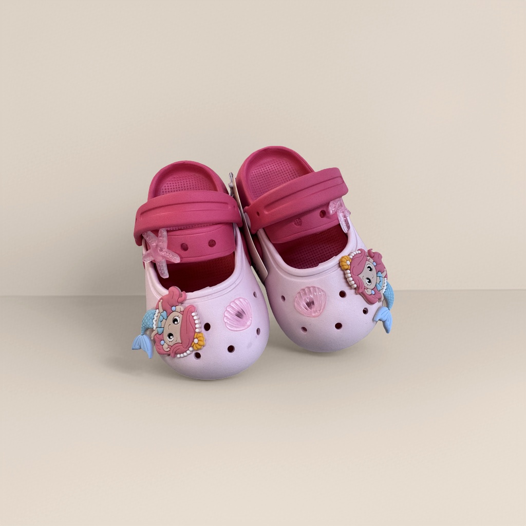 Pink mermaid-themed children's sandals Application Scenario