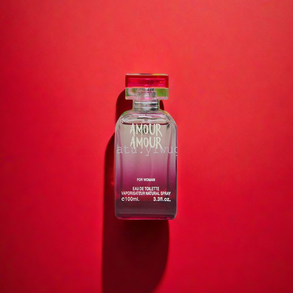 The AMOUR AMOUR perfume bottle features an elegant design and is a delicate storage bottle Specification image