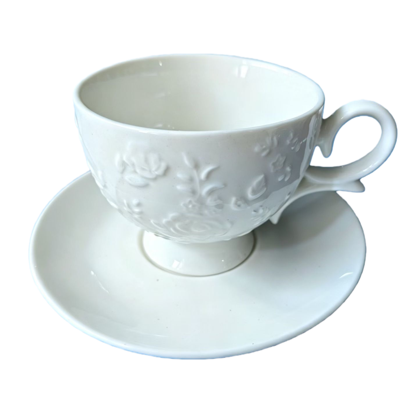 The white ceramic coffee cup and saucer set is simple, elegant and modern. It features ceramic coffee cups for daily use at home Item Picture