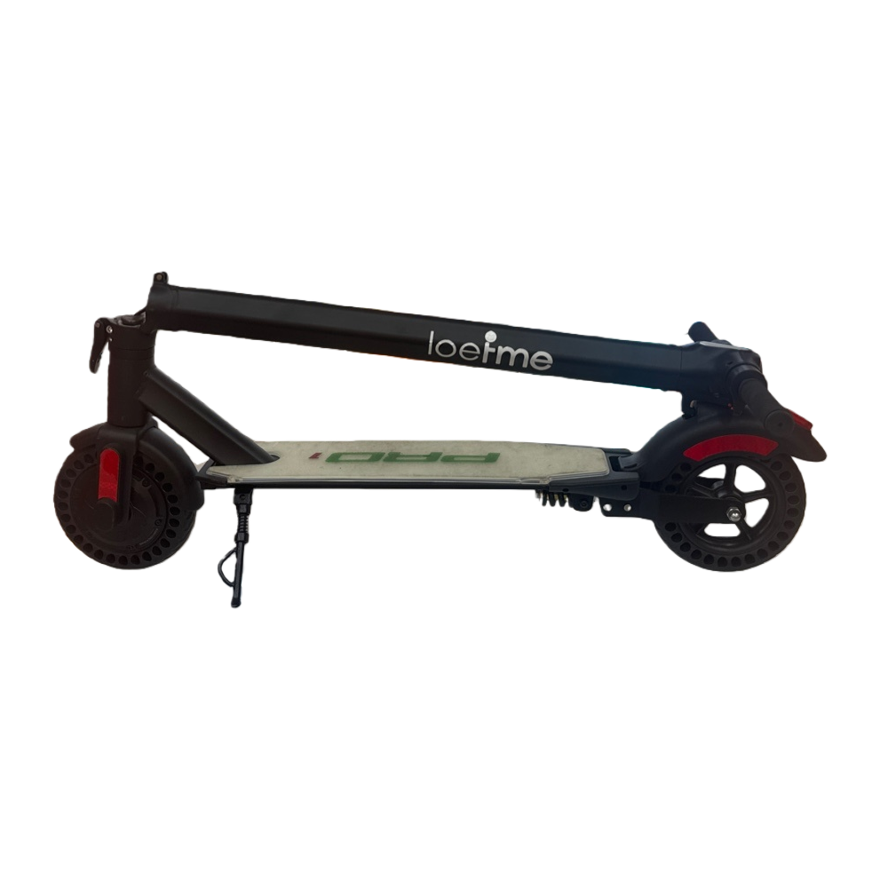 电动滑板车白底实物图