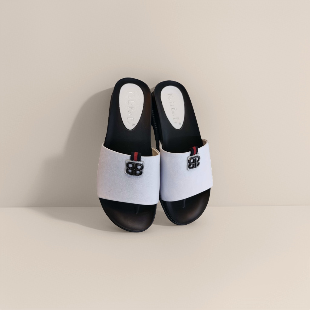 Anti-slip bathroom slippers, thickened and soft home slippers details Picture