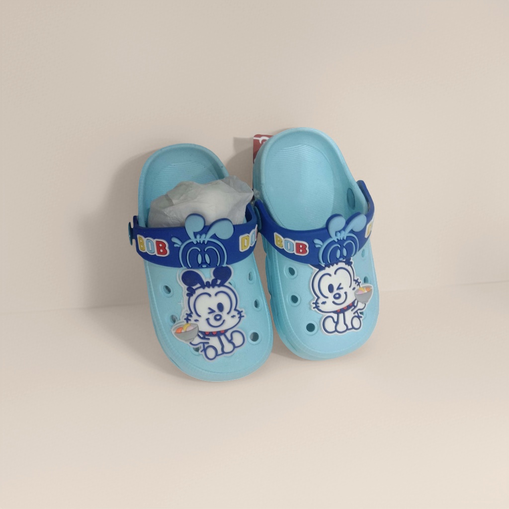 Cartoon-patterned children's slippers with soft soles and anti-slip properties for home use details Picture