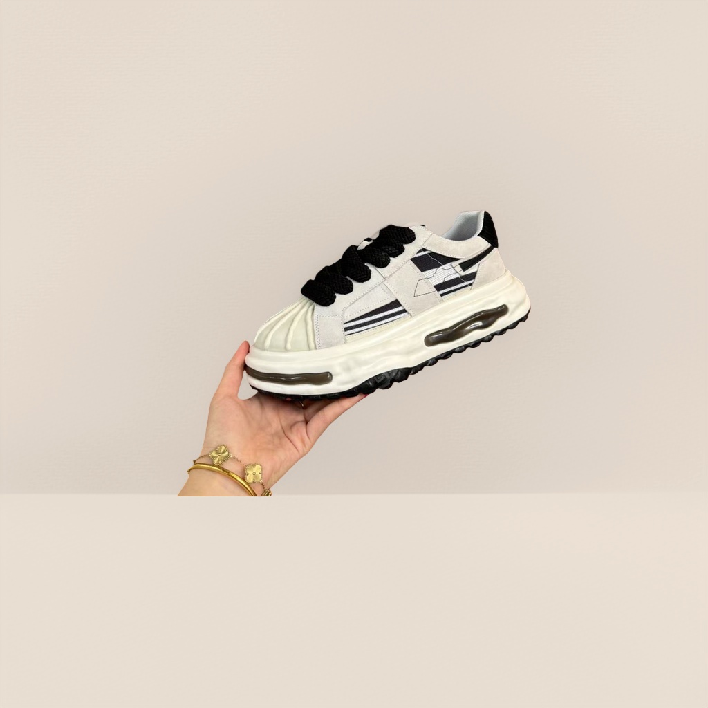 Lightweight and breathable running shoes for men and women, comfortable and anti-slip, large size with thickened soles Specification image