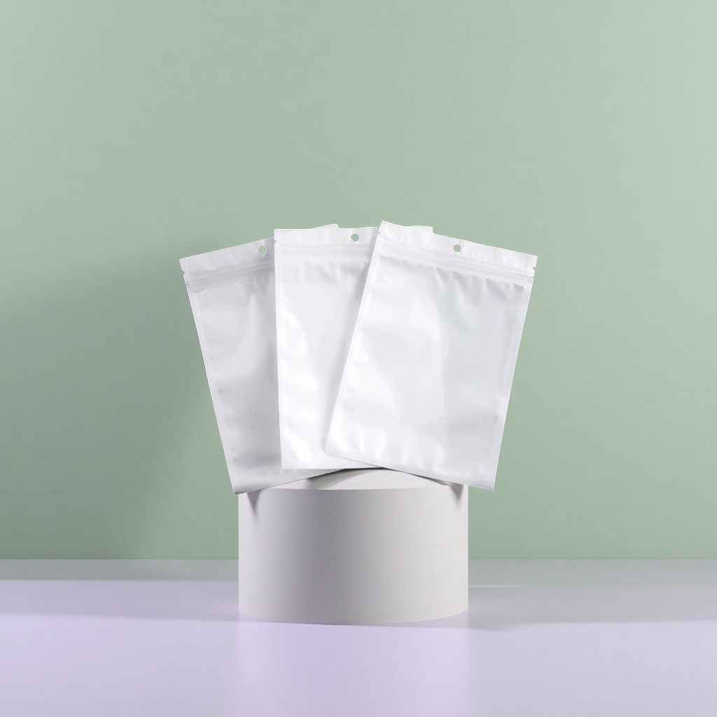 White plastic bags are reusable, eco-friendly, large-capacity shopping bags, and household storage bags Application Scenario