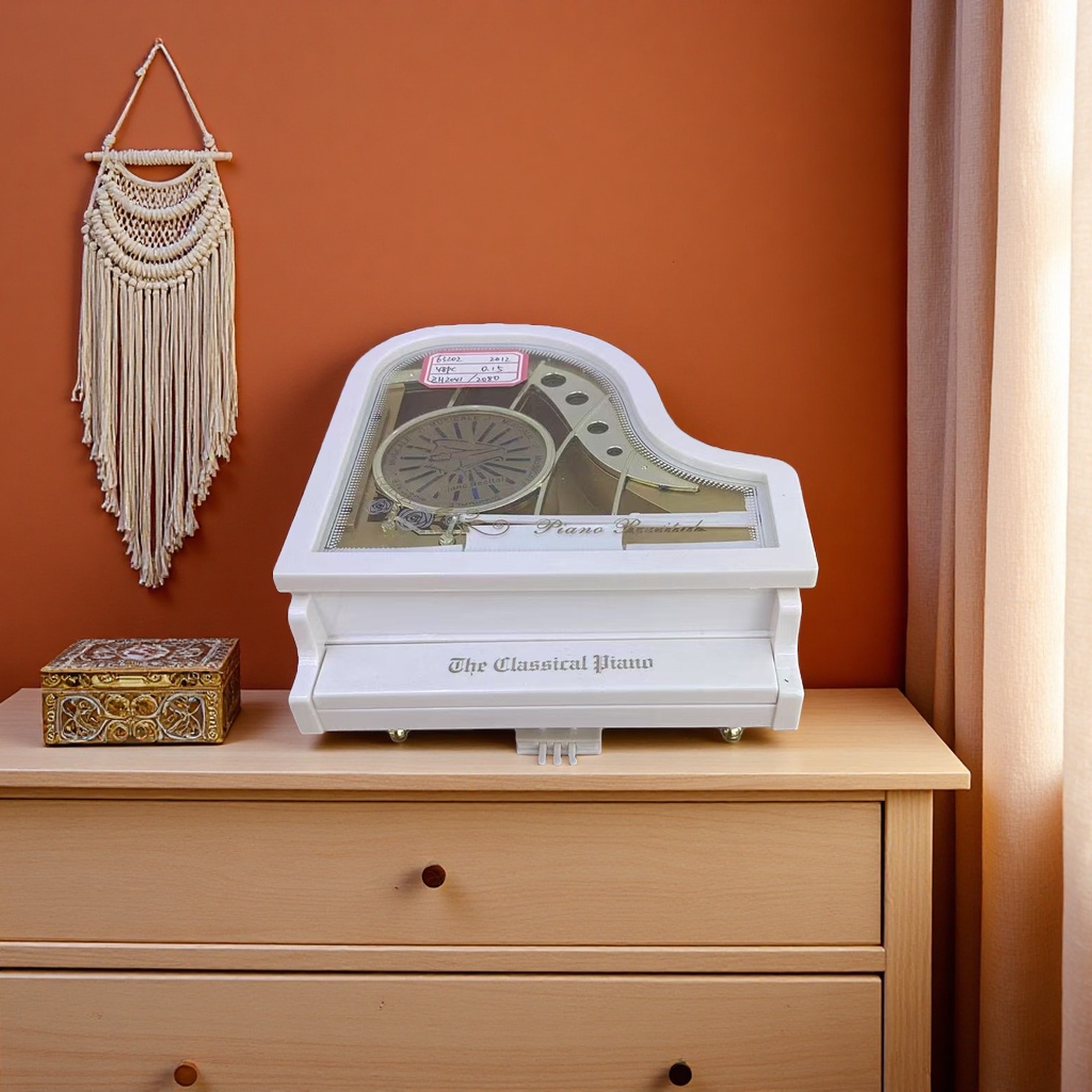 Piano-shaped music box with pleasant melody, a classic and fun music box for children, and a classic craft gift ornament Application Scenario