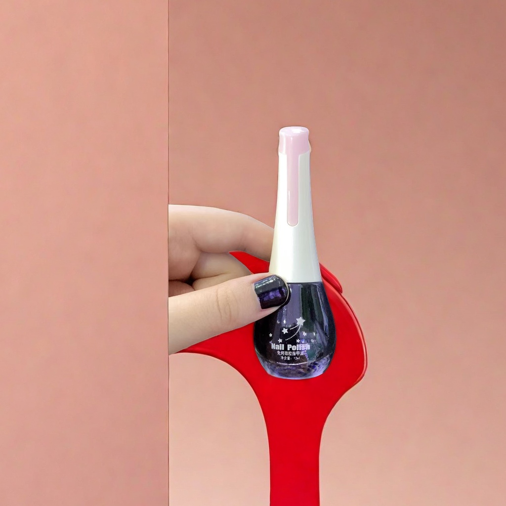 Bottled nail polish is long-lasting and does not fade. Bright nail polish, colored nail polish, nail care products Specification image
