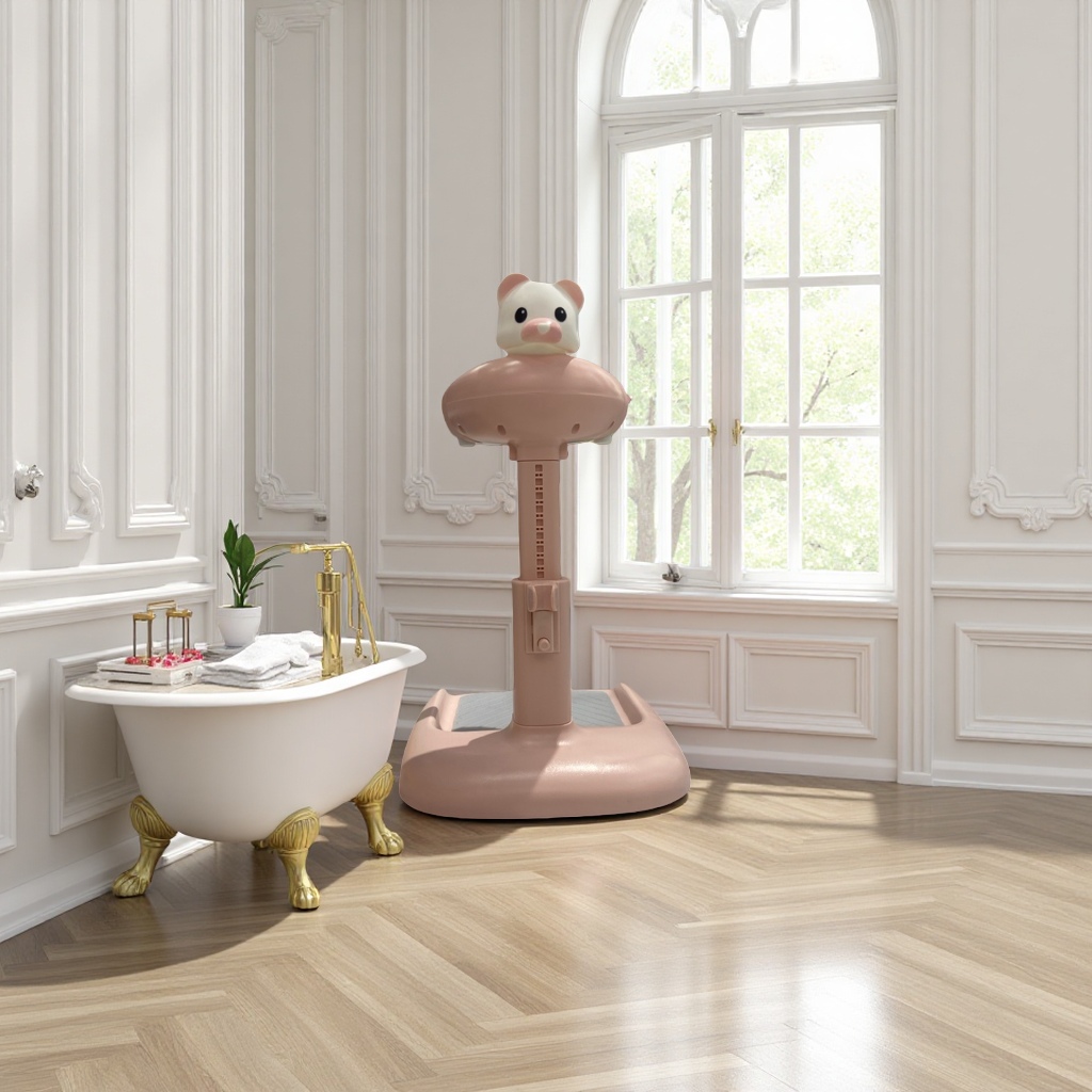 Pink little mouse footstool, a bathing wonder for babies Application Scenario