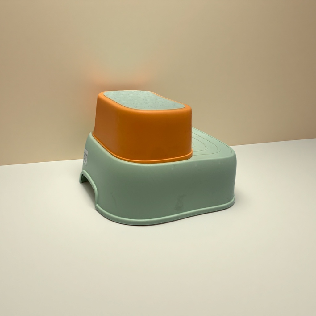 Children's special footstool, raised anti-slip small stool, safe and stable walking assistant Application Scenario