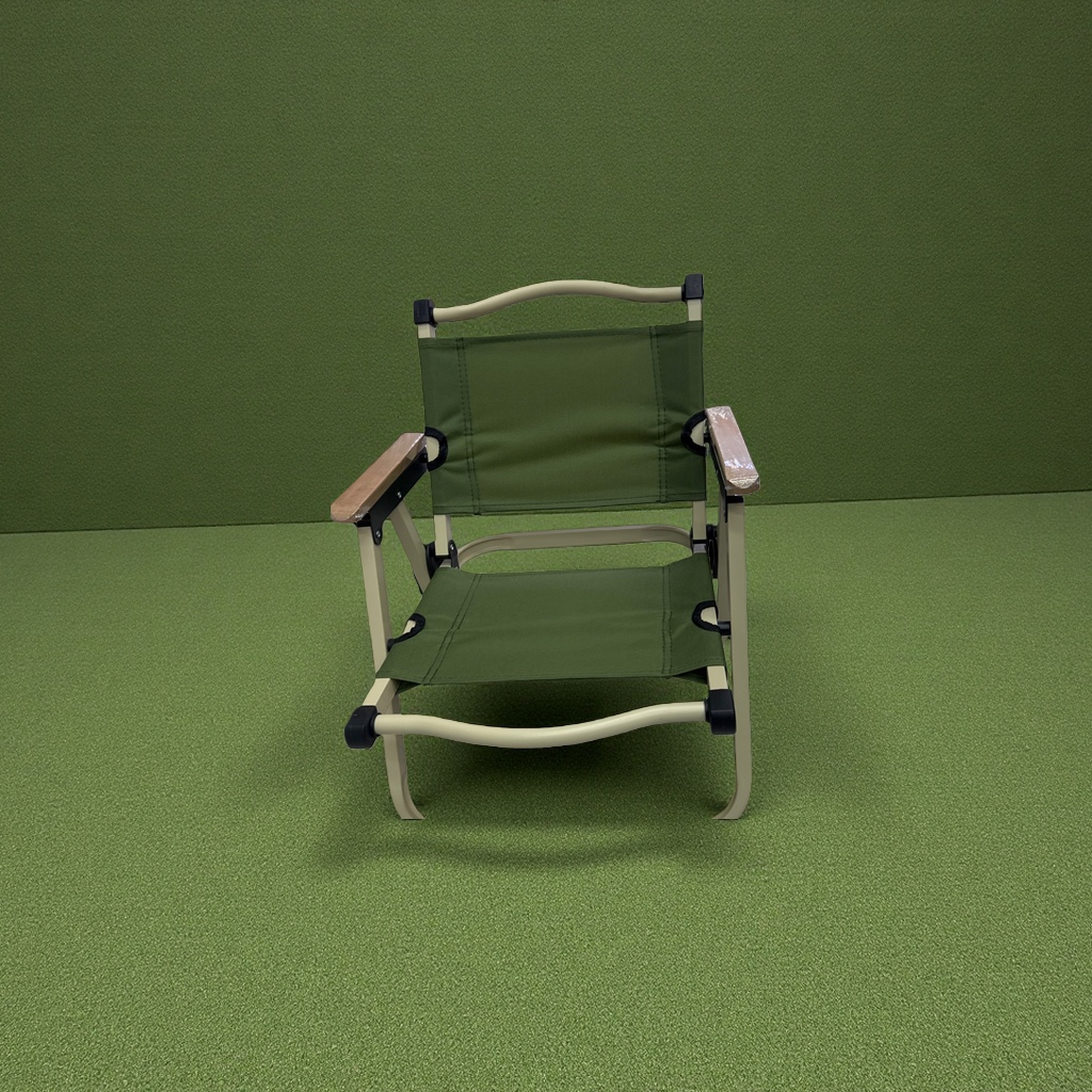 The green folding chair is portable and lightweight, suitable for outdoor picnics and leisure home use