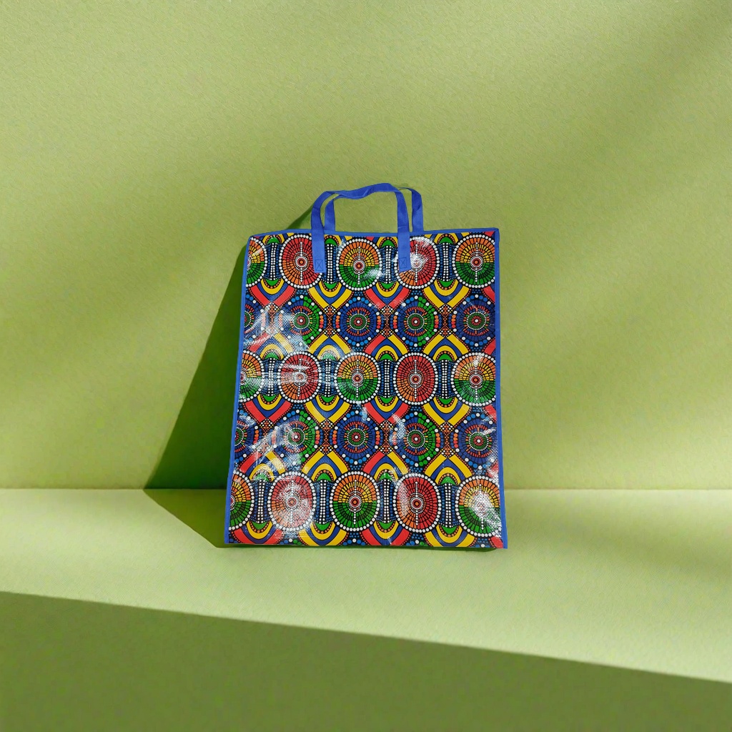 Colorful pattern handbag, fashionable, environmentally friendly and reusable packaging bag. 153509927 Application Scenario