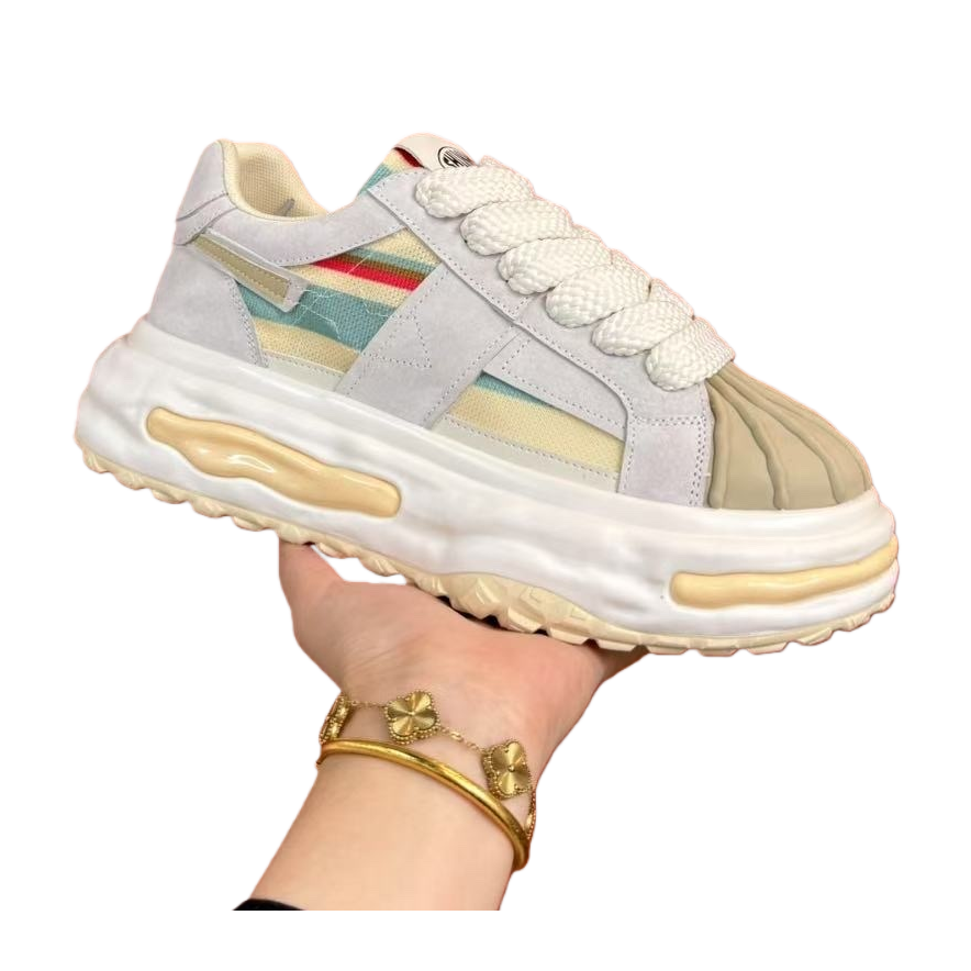 Men's breathable and lightweight running shoes for daily wear Item Picture