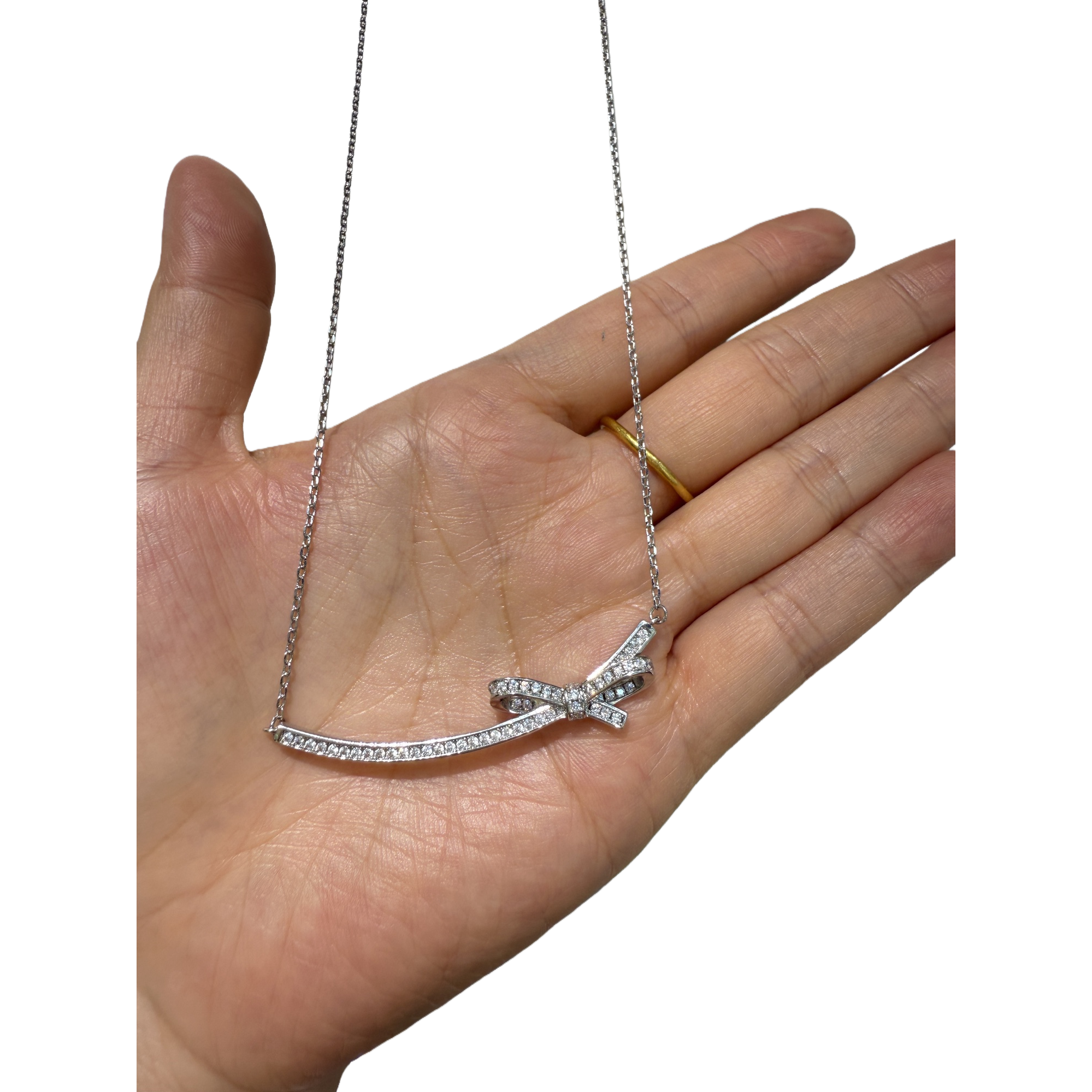 The silver diamond pendant necklace is a simple, fashionable and versatile accessory Item Picture