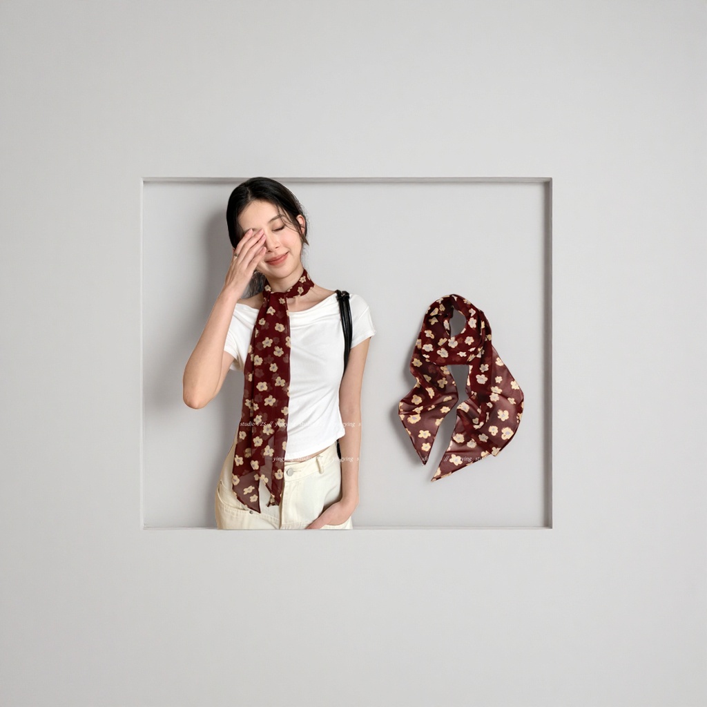时尚复古长条纱巾女性模特深红花卉图案细节图