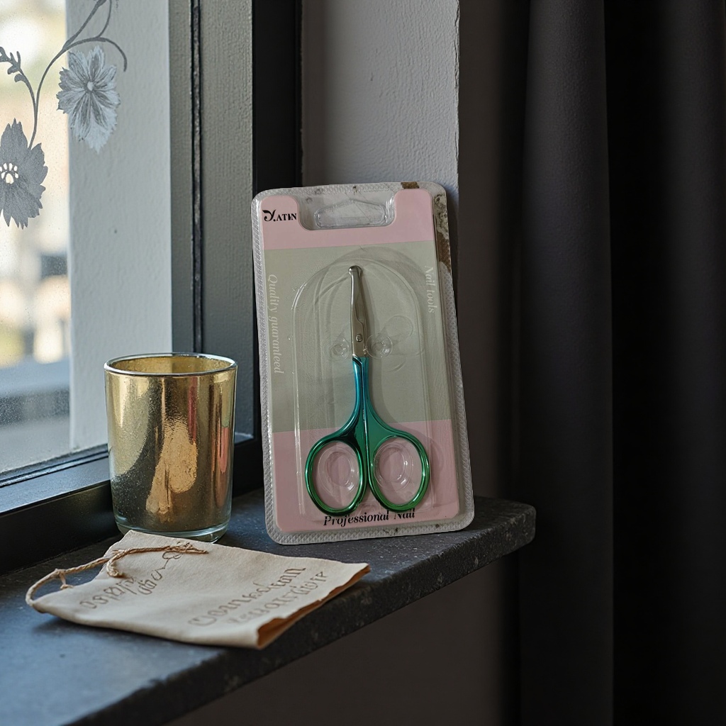 Portable nail clipper for beauty tools, exquisite and compact nail care wonder. 165857769 Application Scenario