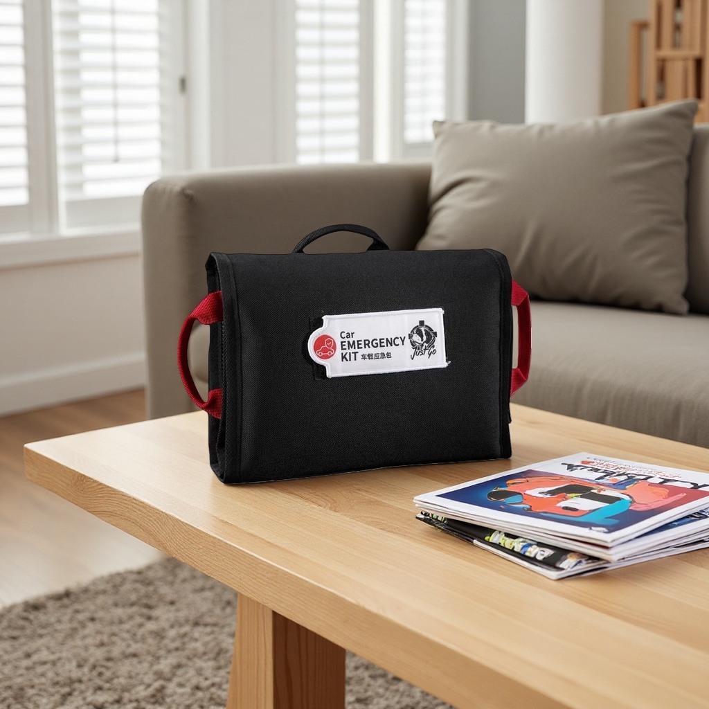 黑色布质应急包车载应急包红色提手白色标签Car EMERGENCY KIT 车载应急包品牌标识