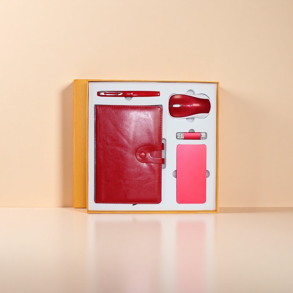 Red office five-piece set: notebook pen, mouse, USB flash drive, mouse pad Application Scenario