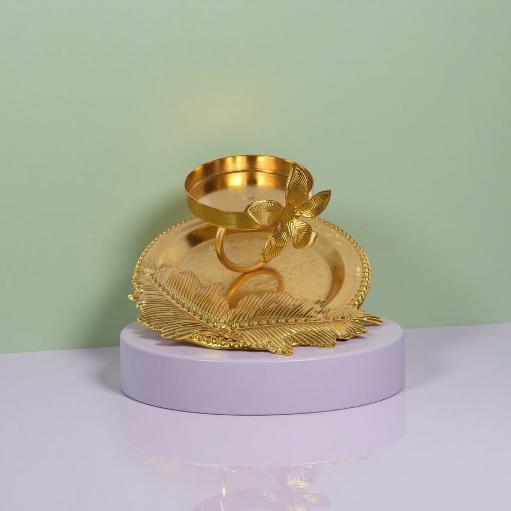 Golden candlestick decorations, living room ornaments, home decoration ornaments, candlestick ornaments details Picture
