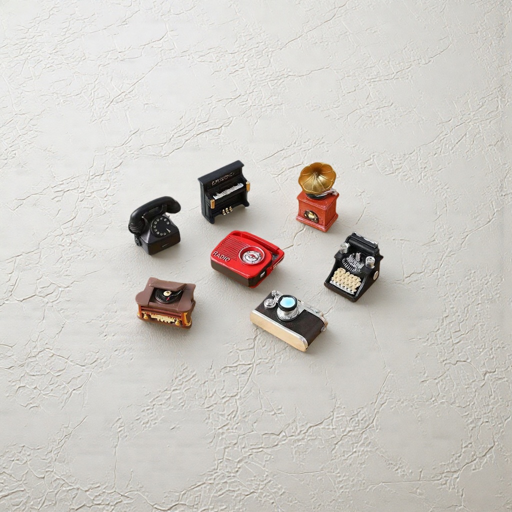 Retro mini model ornaments, exquisite desktop decorations, household ornaments and handicrafts details Picture