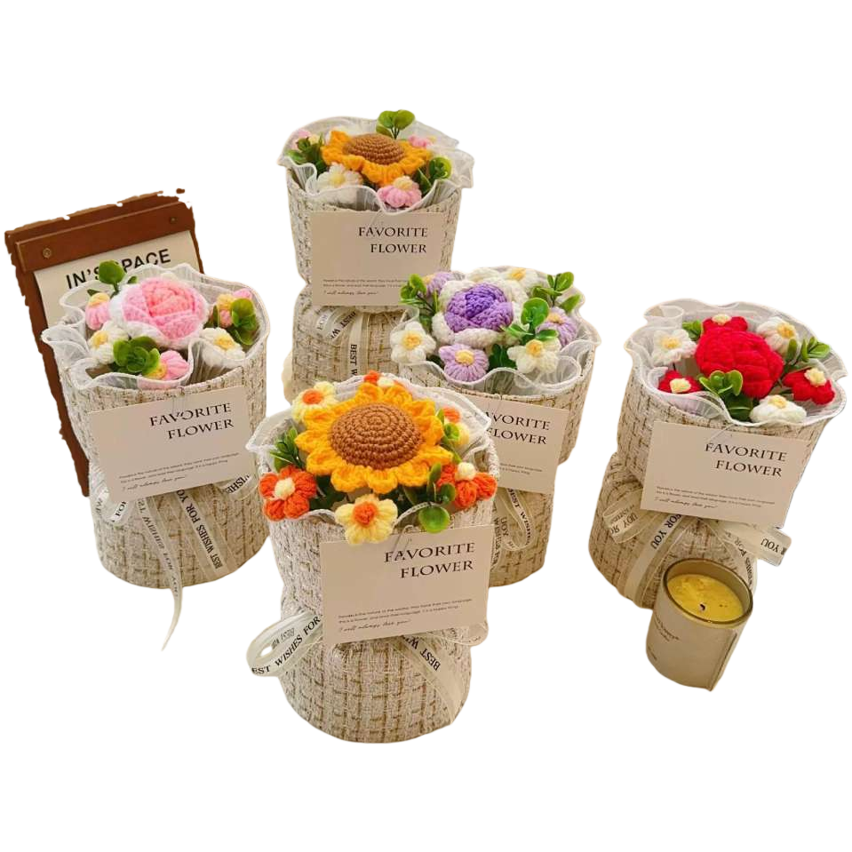 A hand-woven bouquet of exquisite preserved flowers in a gift box is a birthday present for my girlfriend's mother Item Picture
