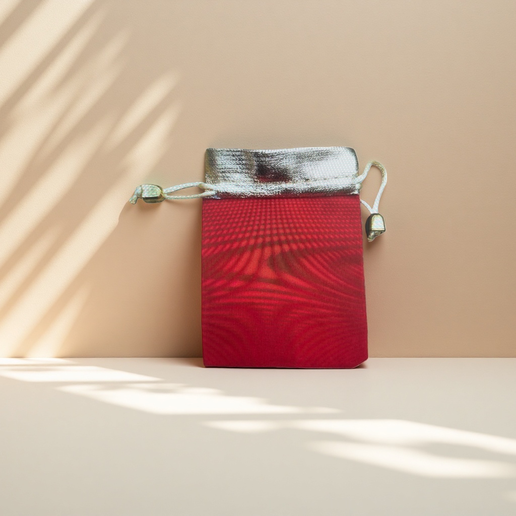 The red fabric bag is a fashionable and eco-friendly shopping bag with a large capacity and is reusable Specification image