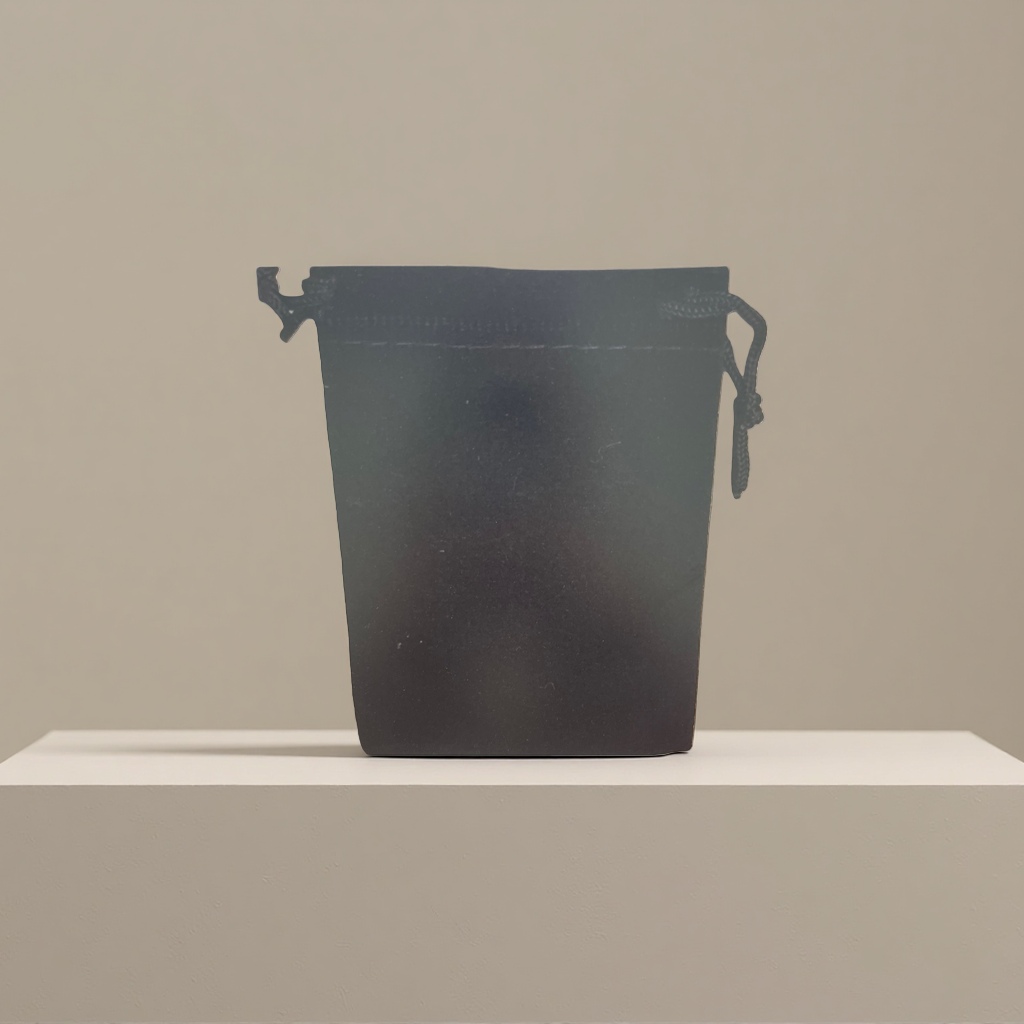 Black cloth bag, large-capacity reusable eco-friendly shopping bag Application Scenario