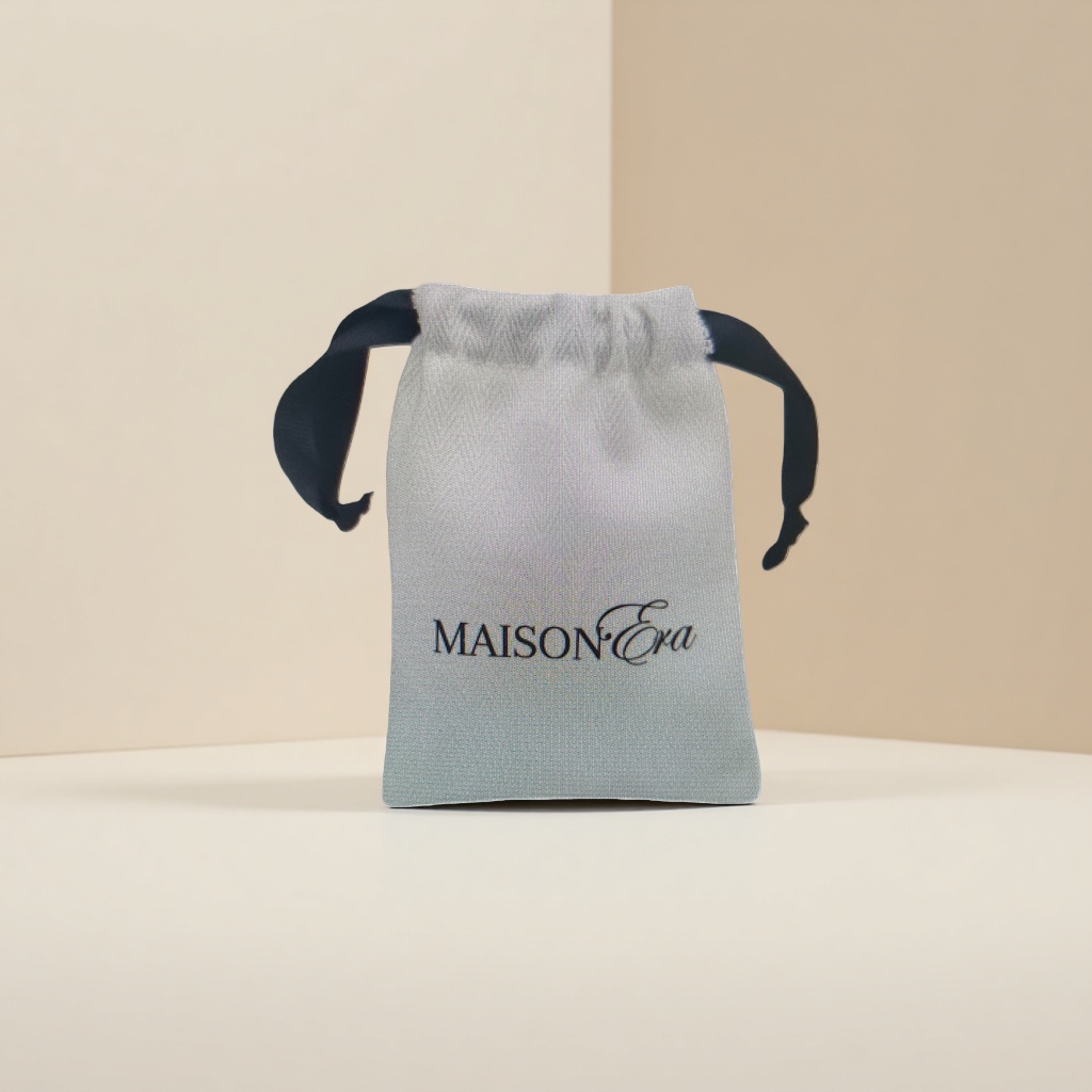 أكياس بيضاء من نوع Maison Eera من نوع Maison Eera Market Justice details Picture