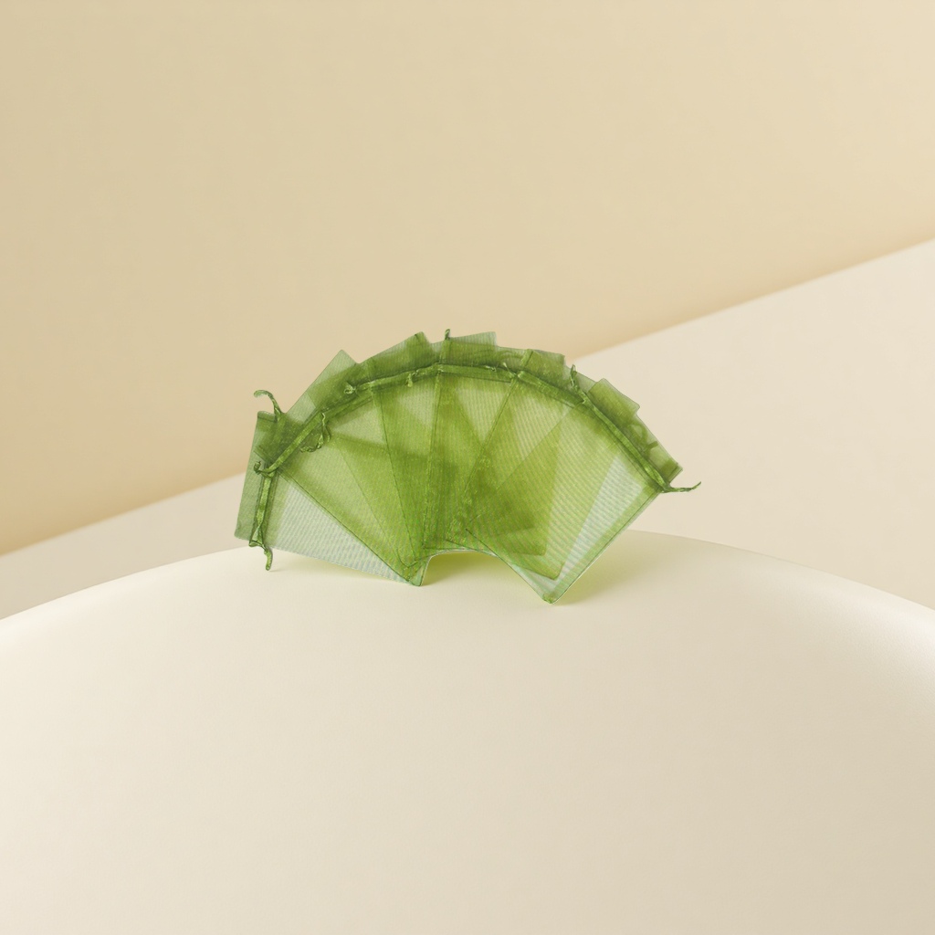 The green gauze bag is reusable, an eco-friendly shopping bag, a household storage bag with large capacity and portability Application Scenario